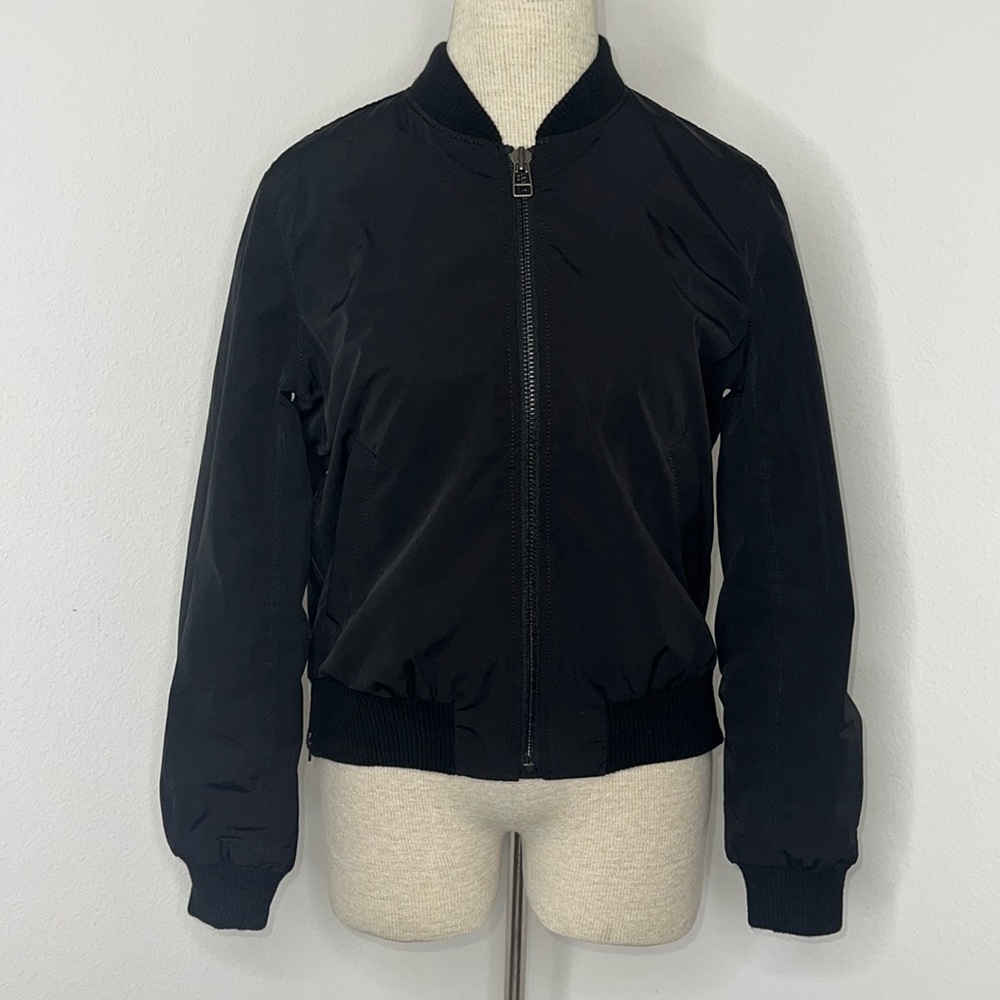 🔹 Madewell Bomber Jacket